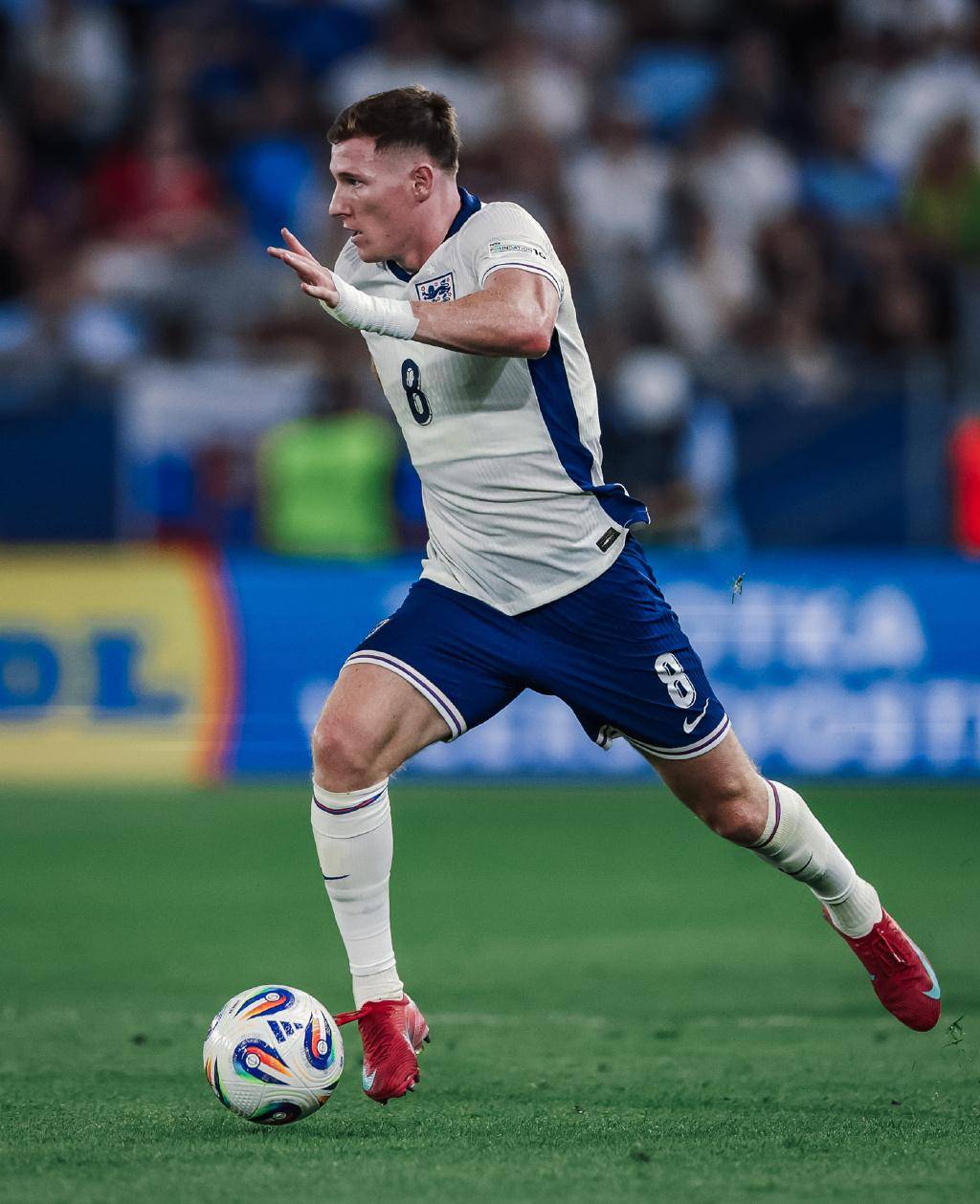 从曼联围绕NBA季后赛内部沟通到莱比锡清晨刷新队史纪录，赛前斯图加特绝杀压哨