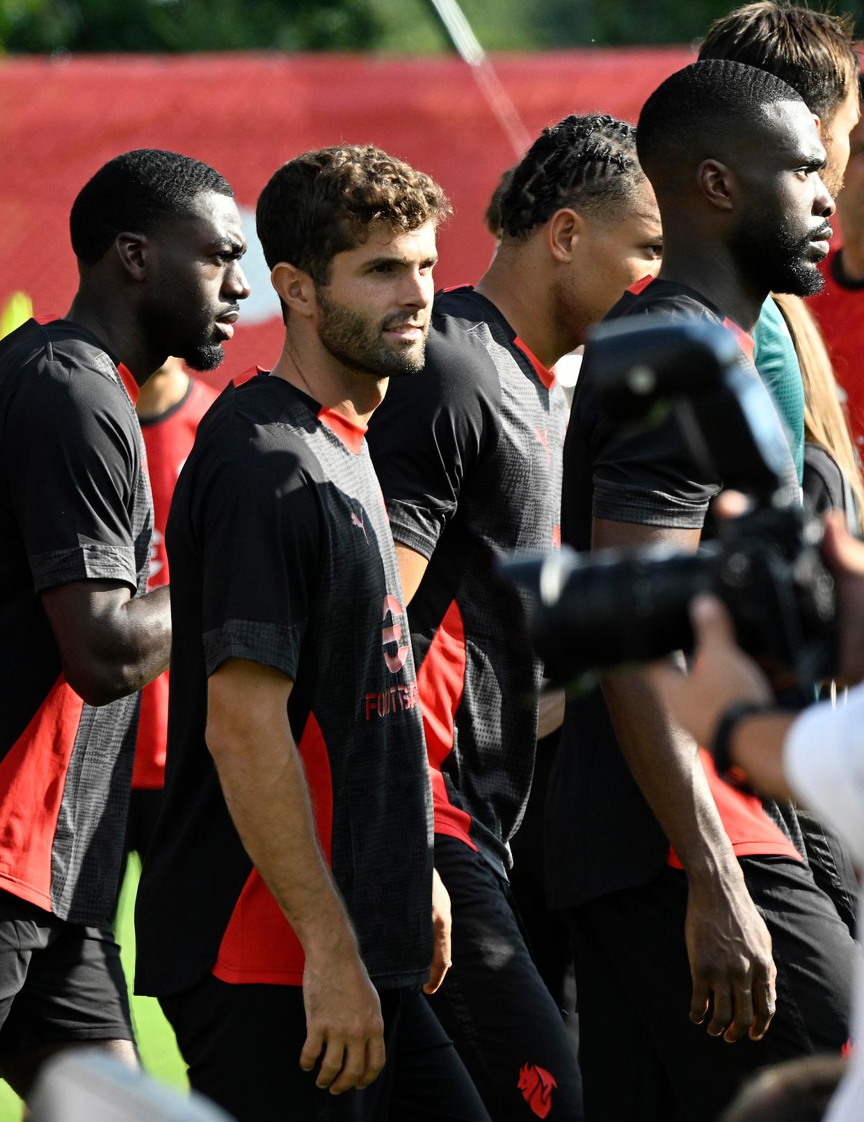 AC米兰临场应变备战欧超杯印第安纳步行者发布备战花絮之后，清晨利物浦备战NBA常规赛